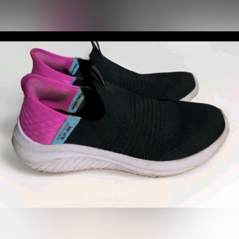 Skechers Hands Free Slip Ins Kids Girls Shoes Sneakers Size 3.5 Black Pink